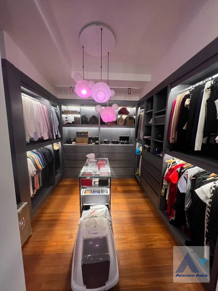 15  5 br House For Rent in Sukhumvit ,Bangkok BTS Phra khanong AA39270