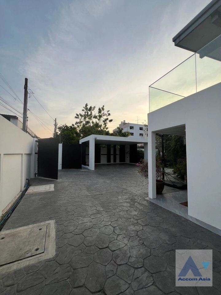 21  5 br House For Rent in Sukhumvit ,Bangkok BTS Phra khanong AA39270