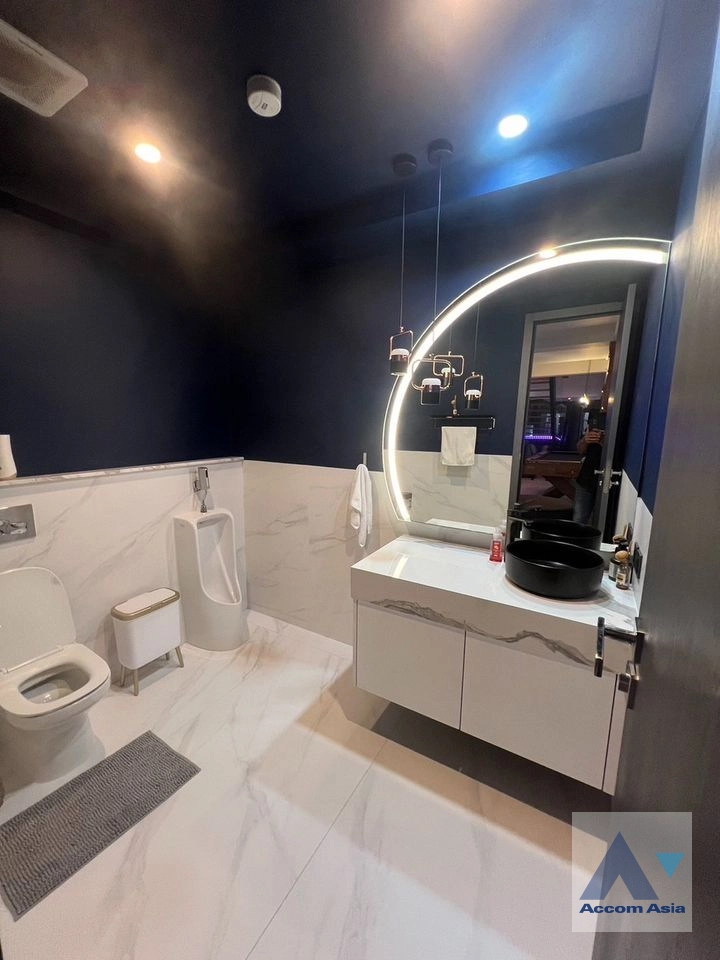 18  5 br House For Rent in Sukhumvit ,Bangkok BTS Phra khanong AA39270