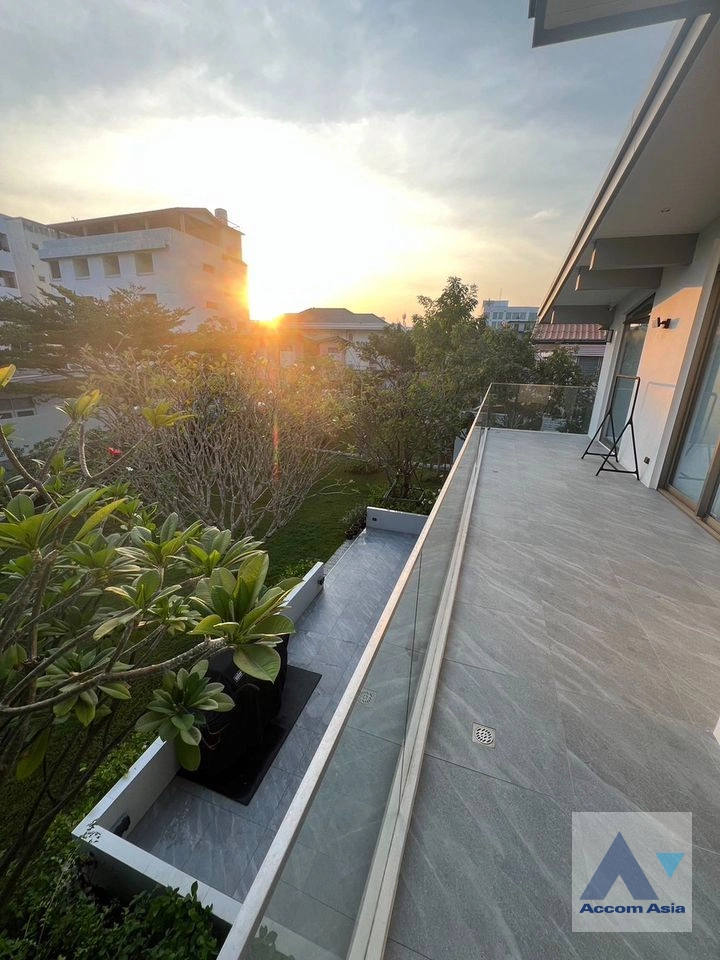17  5 br House For Rent in Sukhumvit ,Bangkok BTS Phra khanong AA39270