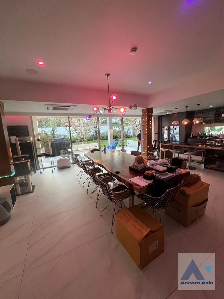 5  5 br House For Rent in Sukhumvit ,Bangkok BTS Phra khanong AA39270