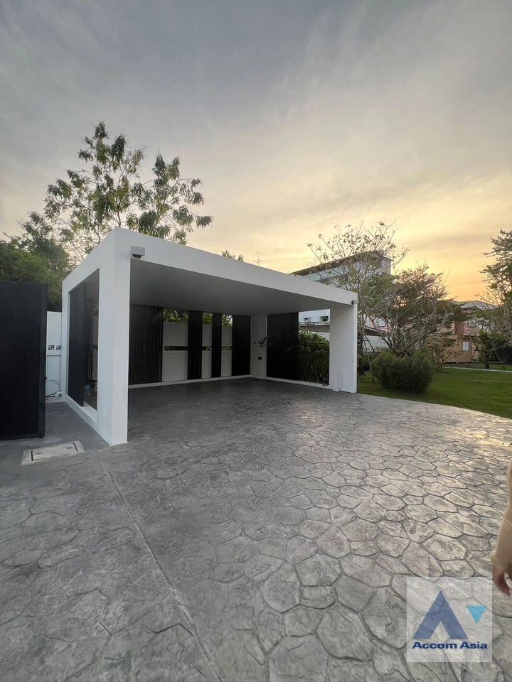 20  5 br House For Rent in Sukhumvit ,Bangkok BTS Phra khanong AA39270