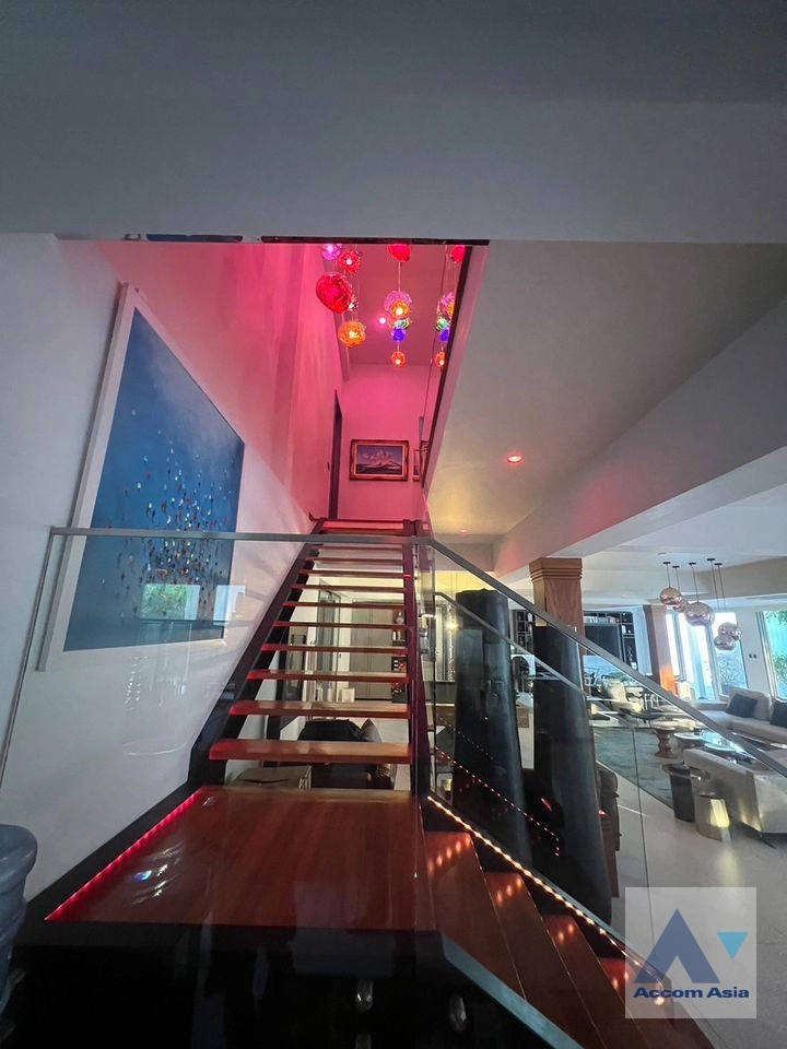 6  5 br House For Rent in Sukhumvit ,Bangkok BTS Phra khanong AA39270