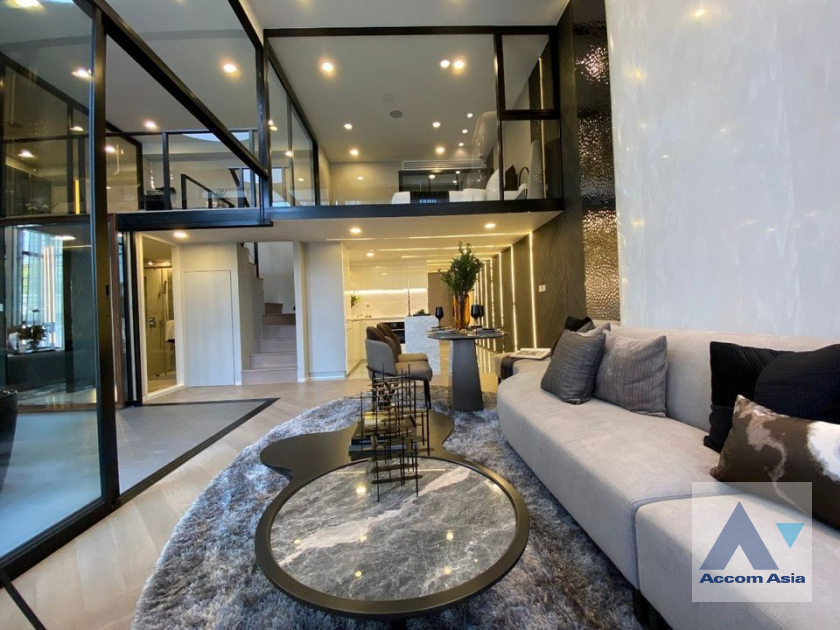 Duplex Condo |  3 Bedrooms  Condominium For Sale in Sukhumvit, Bangkok  near BTS Thong Lo (AA39273)