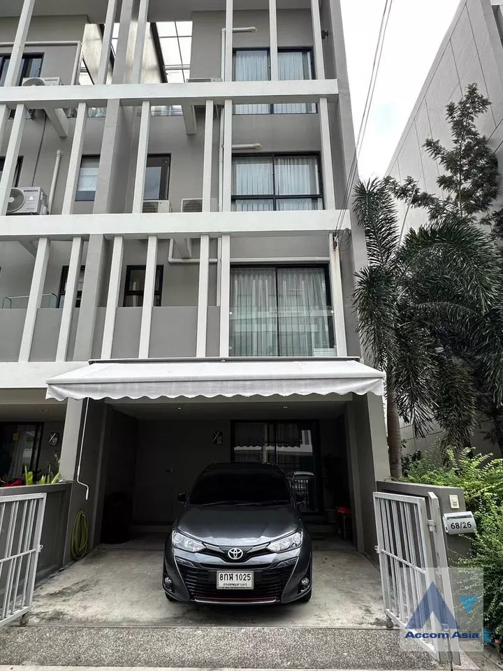Y Residence Sukhumvit 113 Townhouse  4 Bedroom for Sale   in  