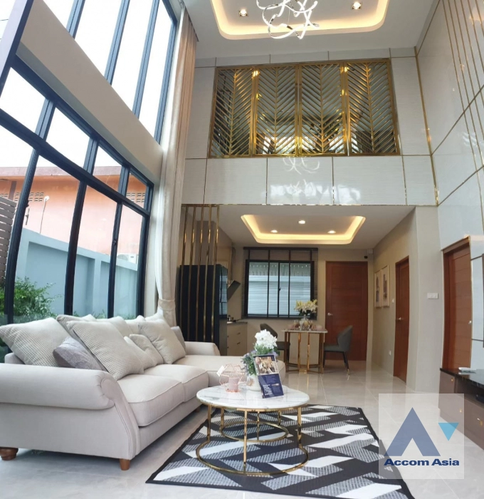 1  3 br House for rent and sale in Ratchadapisek ,Bangkok  at Diamond Ville Chokchai 4 AA39278