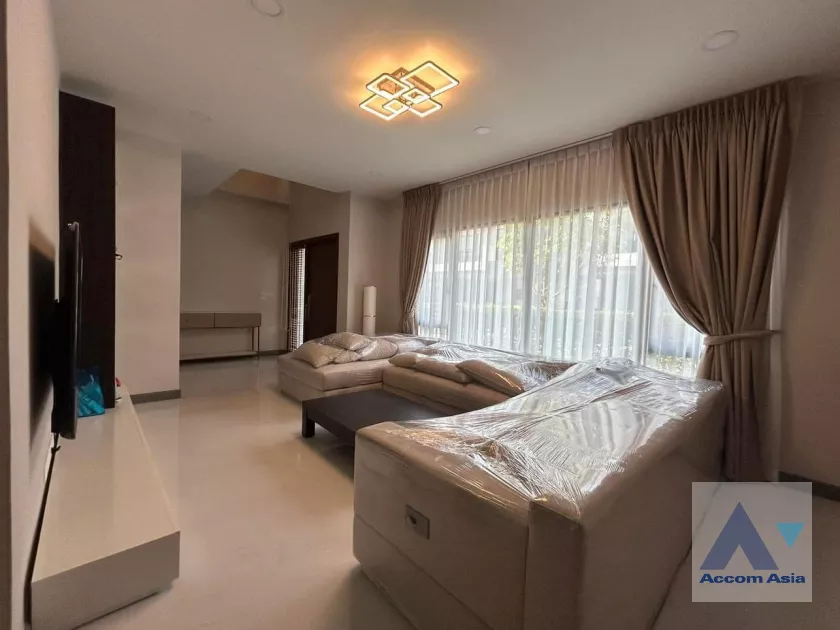 unit 4 Bedrooms  House For Rent in Samutprakan, Samutprakan  near BTS Bang Na (AA39281)
