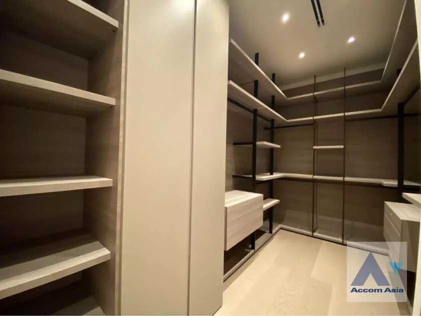 6  3 br Condominium For Rent in Ploenchit ,Bangkok BTS Chitlom at Scope Langsuan AA39283