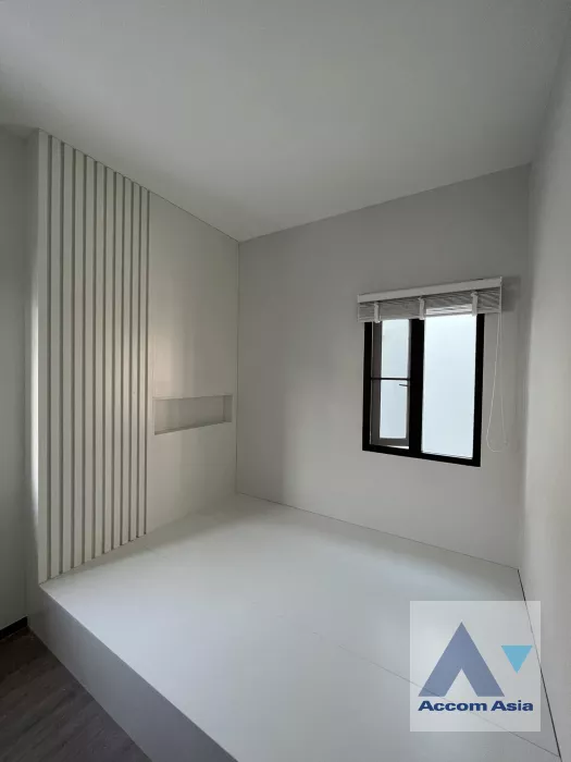 unit 3 Bedrooms  House For Rent & Sale in Samutprakan, Samutprakan  (AA39288)