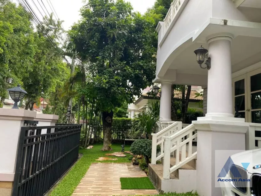 5  3 br House For Sale in Bang Na ,Bangkok  at Nantawan Village Srinakarin AA39290