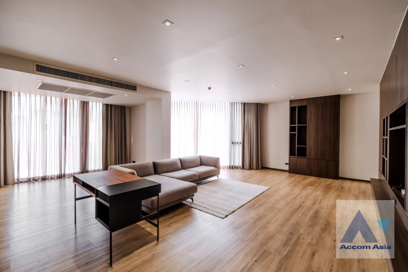 Common Pool, Pet friendly |  Modern Brand New Apartment Apartment  4 Bedroom for Sale & Rent BTS Phrom Phong in Sukhumvit Bangkok