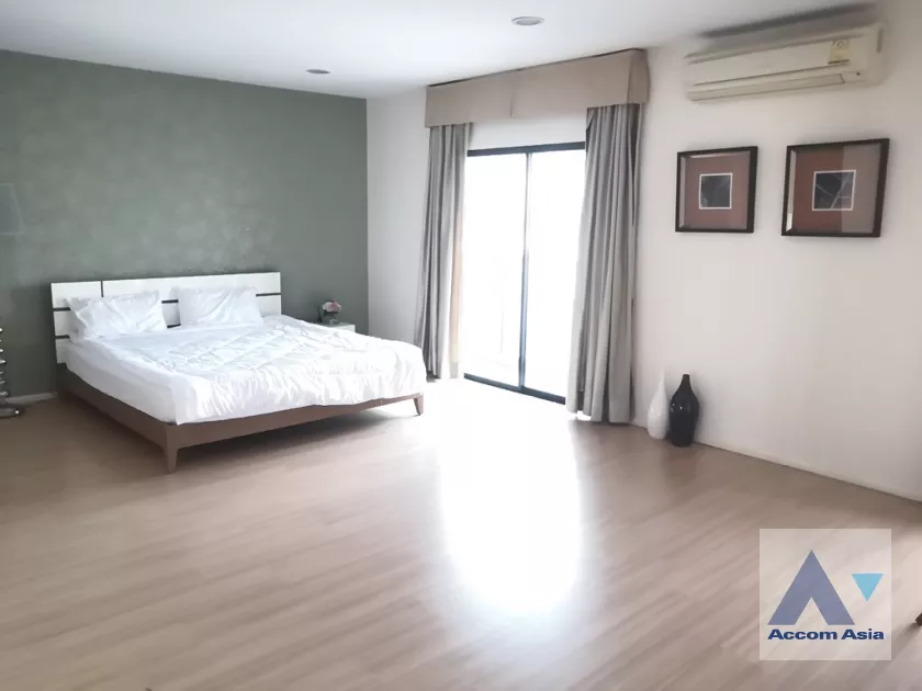 16  3 br Condominium For Rent in Ploenchit ,Bangkok BTS Ploenchit at Renova Residence AA39298