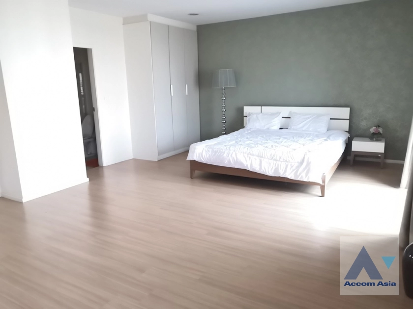 17  3 br Condominium For Rent in Ploenchit ,Bangkok BTS Ploenchit at Renova Residence AA39298