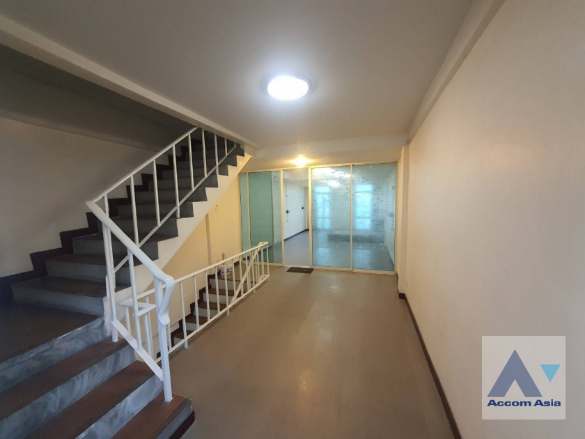  1  6 br House For Rent in Sukhumvit ,Bangkok BTS Bang Chak AA39300