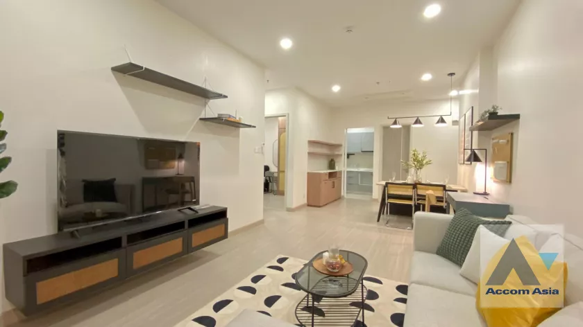 unit 2 Bedrooms  Condominium For Rent in Silom, Bangkok  near MRT Sam Yan (AA39306)