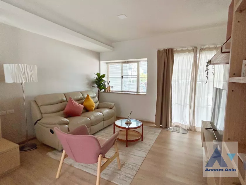 unit 3 Bedrooms  Townhouse For Rent in Pattanakarn, Bangkok  near BTS Udomsuk (AA39311)