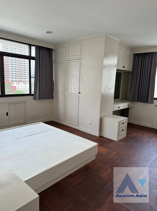 11  3 br Condominium For Rent in Silom ,Bangkok BTS Sala Daeng - MRT Silom at SLD Condominium AA39312