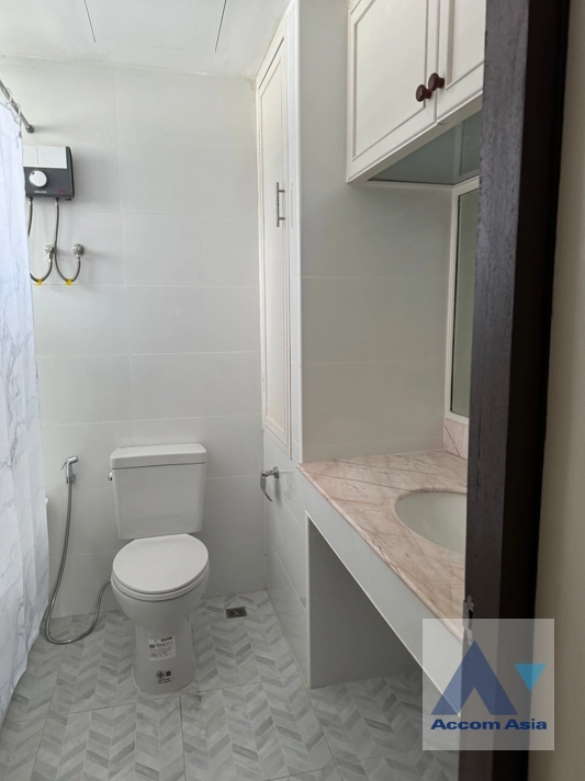 9  3 br Condominium For Rent in Silom ,Bangkok BTS Sala Daeng - MRT Silom at SLD Condominium AA39312