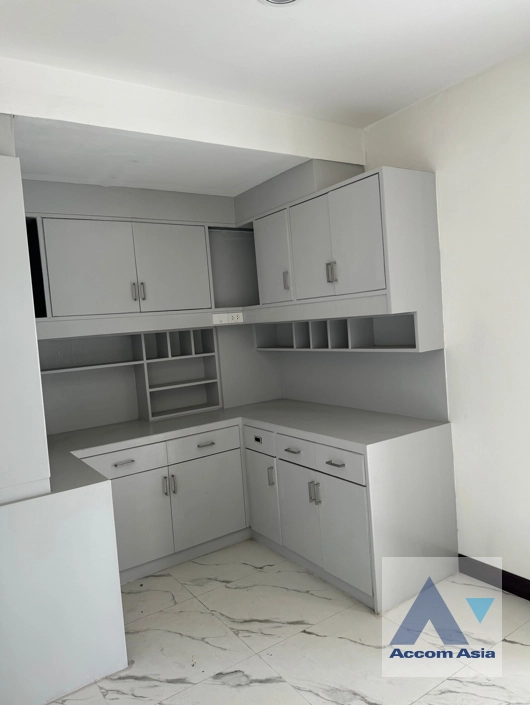 7  3 br Condominium For Rent in Silom ,Bangkok BTS Sala Daeng - MRT Silom at SLD Condominium AA39312