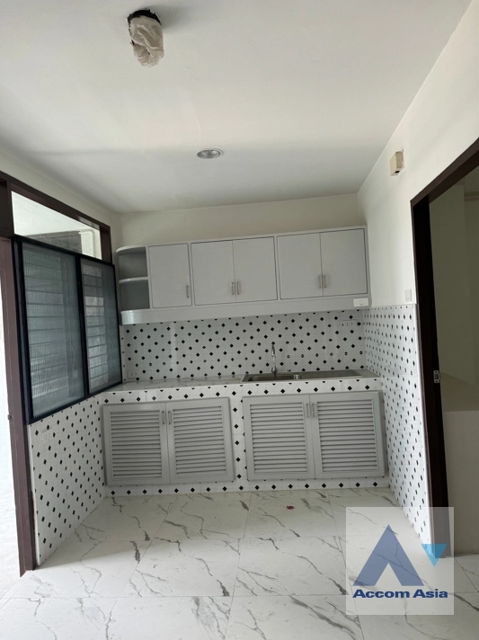 8  3 br Condominium For Rent in Silom ,Bangkok BTS Sala Daeng - MRT Silom at SLD Condominium AA39312