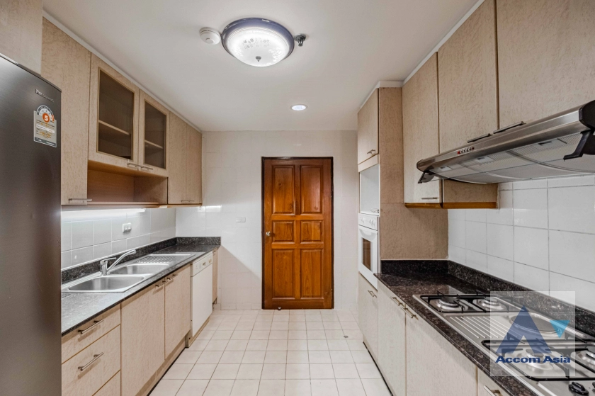  1  3 br Apartment For Rent in Sukhumvit ,Bangkok BTS Asok - MRT Sukhumvit at Perfect Apartment for Big Family, Prime Location Near Main Street AA39313