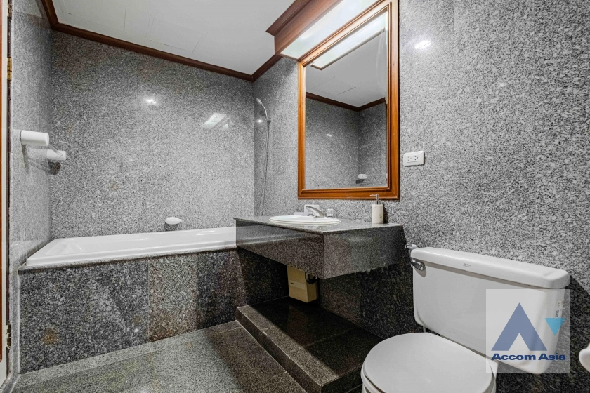 16  3 br Apartment For Rent in Sukhumvit ,Bangkok BTS Asok - MRT Sukhumvit at Perfect Apartment for Big Family, Prime Location Near Main Street AA39313