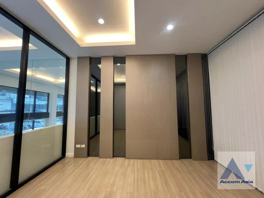 13  1 br Building For Rent in phaholyothin ,Bangkok  AA39314