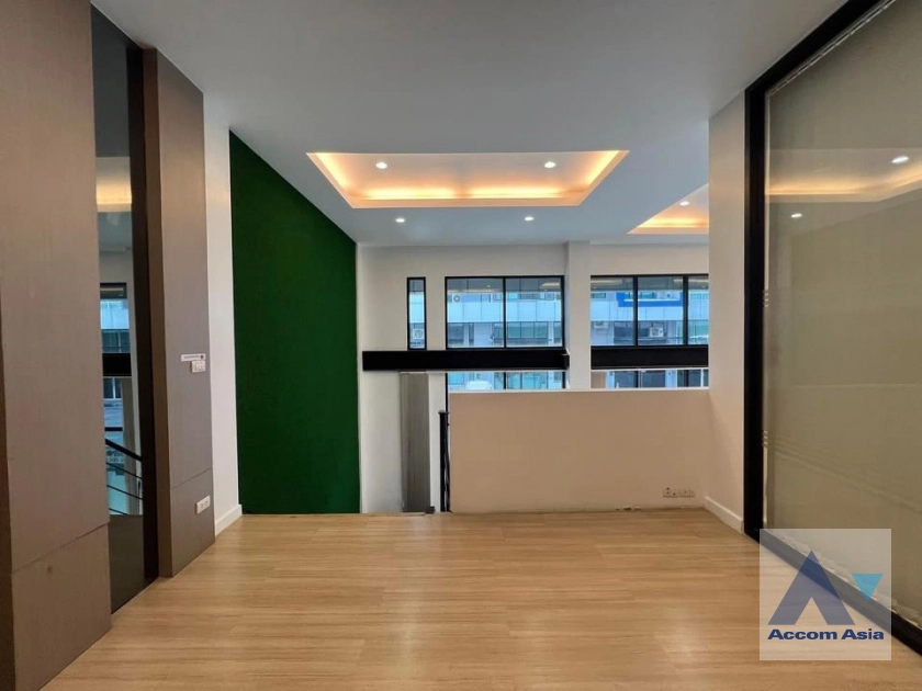 8  Shophouse For Rent in Phaholyothin ,Bangkok  AA39314