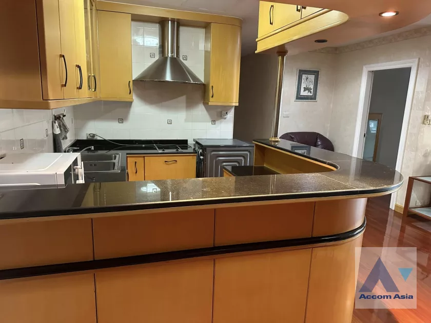 unit 3 Bedrooms  Condominium For Rent & Sale in Ploenchit, Bangkok  near BTS Ploenchit (AA39322)