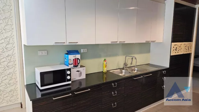 unit 3 Bedrooms  Apartment For Rent in Sukhumvit, Bangkok  near BTS Ekkamai (AA39326)