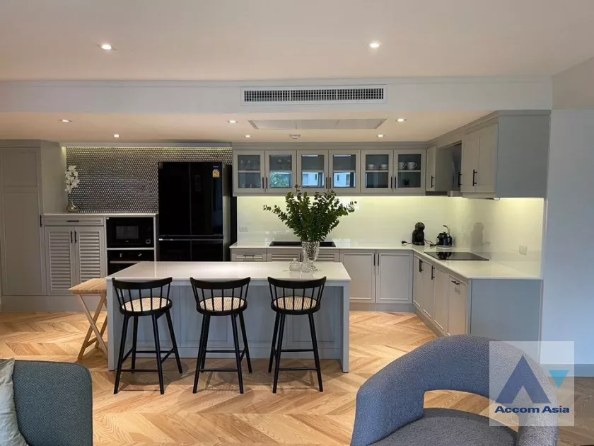 unit 2 Bedrooms  Condominium For Rent in Sukhumvit, Bangkok  near BTS Phrom Phong (AA39337)