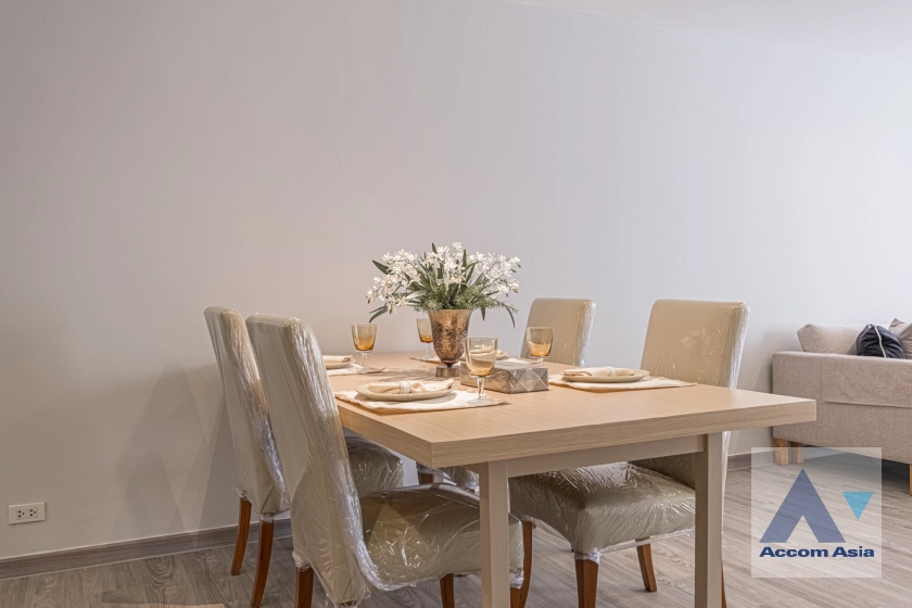 unit 3 Bedrooms  Apartment For Rent in Sukhumvit, Bangkok  near BTS Phrom Phong (AA39339)