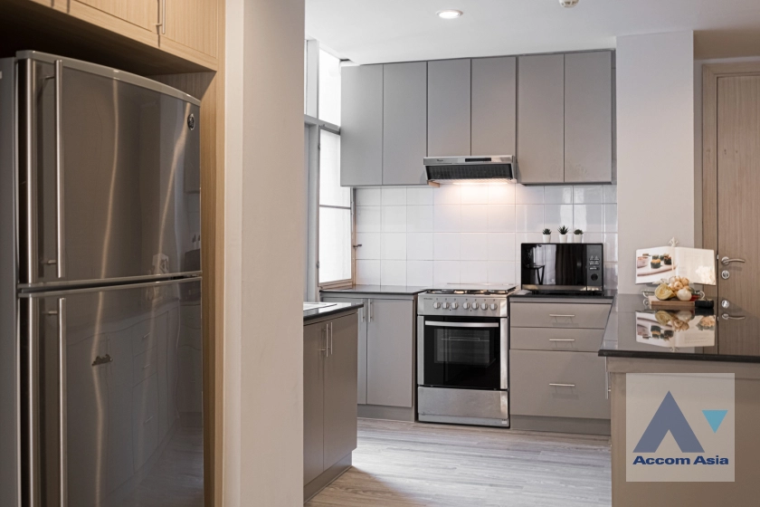 unit 3 Bedrooms  Apartment For Rent in Sukhumvit, Bangkok  near BTS Phrom Phong (AA39339)