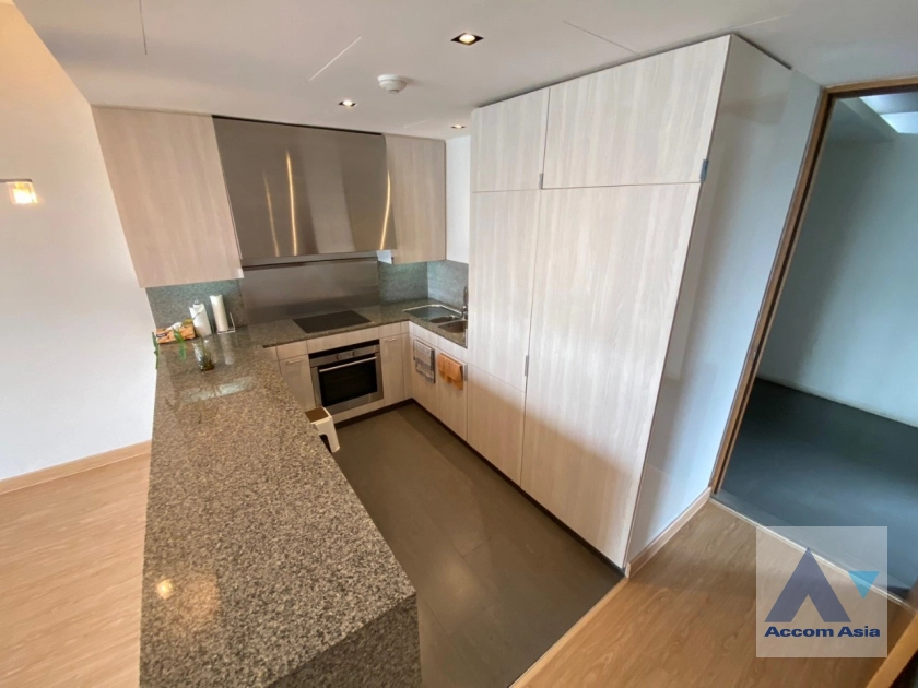 unit 2 Bedrooms  Condominium For Sale in Sathorn, Bangkok  near BTS Chong Nonsi - MRT Lumphini (AA39348)