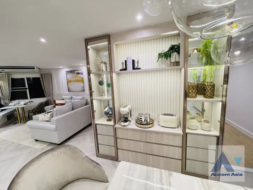 4  3 br Condominium For Sale in Sathorn ,Bangkok BTS Chong Nonsi - BRT Nararam 3 at Fortune Condo Town AA39364