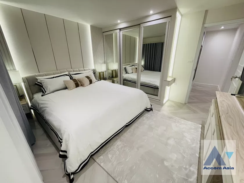 13  3 br Condominium For Sale in Sathorn ,Bangkok BTS Chong Nonsi - BRT Nararam 3 at Fortune Condo Town AA39364