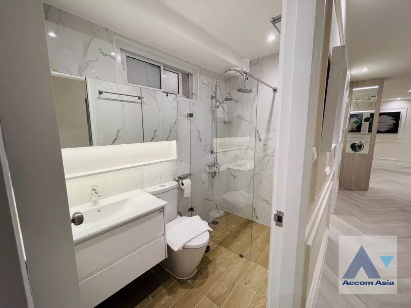 18  3 br Condominium For Sale in Sathorn ,Bangkok BTS Chong Nonsi - BRT Nararam 3 at Fortune Condo Town AA39364