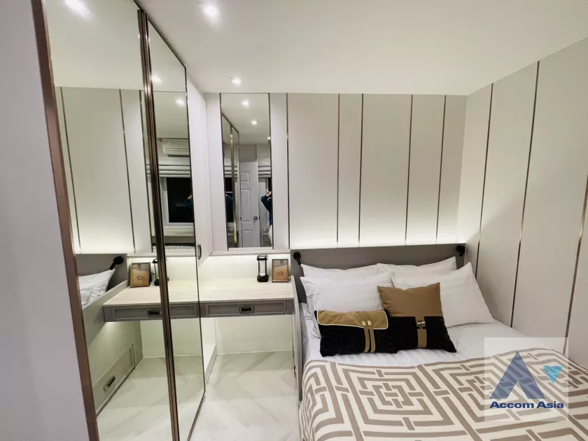 16  3 br Condominium For Sale in Sathorn ,Bangkok BTS Chong Nonsi - BRT Nararam 3 at Fortune Condo Town AA39364