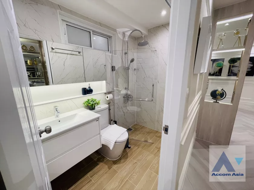 19  3 br Condominium For Sale in Sathorn ,Bangkok BTS Chong Nonsi - BRT Nararam 3 at Fortune Condo Town AA39364