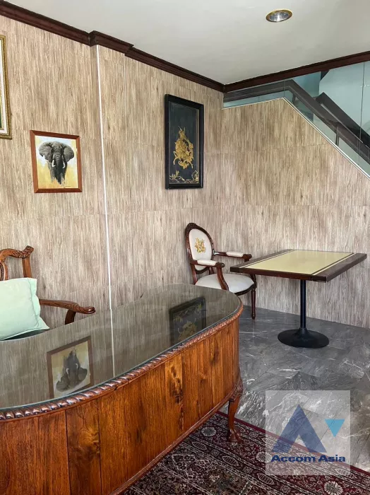  1  5 br House for rent and sale in phaholyothin ,Bangkok  AA39369