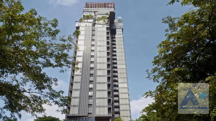 2 Bedrooms  Condominium For Sale in Sukhumvit, Bangkok  near BTS Ekkamai (AA39387)