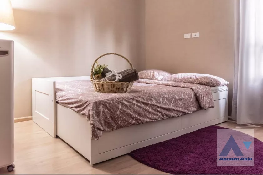 unit 3 Bedrooms  Townhouse For Rent in Pattanakarn, Bangkok  near ARL Ramkhamhaeng (AA39397)