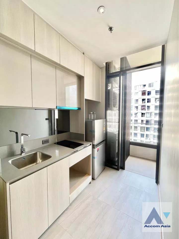 unit 1 Bedroom  Condominium For Rent in Sukhumvit, Bangkok  near BTS Ekkamai (AA39398)