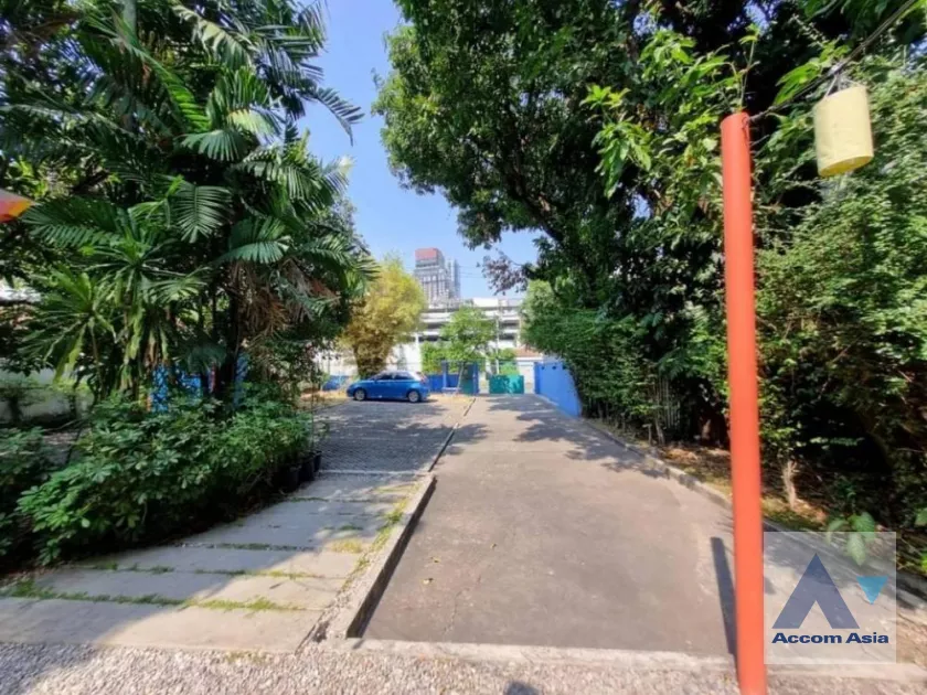 18  House For Rent in Sukhumvit ,Bangkok BTS Phrom Phong AA39403