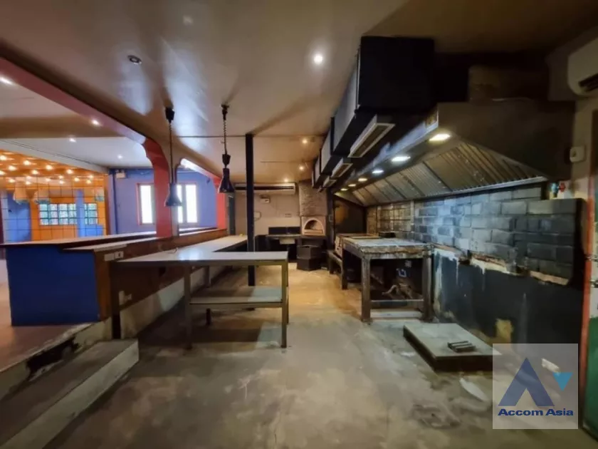 17  House For Rent in Sukhumvit ,Bangkok BTS Phrom Phong AA39403