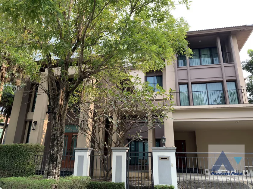  5 Bedrooms  House For Rent & Sale in Latkrabang, Bangkok  (AA39405)