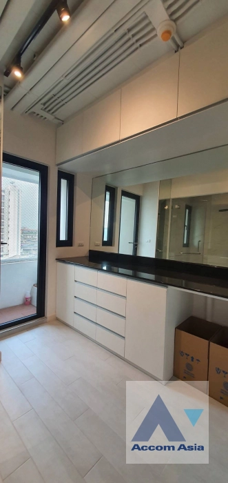  1  2 br Condominium For Sale in Ratchadaphisek ,Bangkok  at Sun Palace AA39412