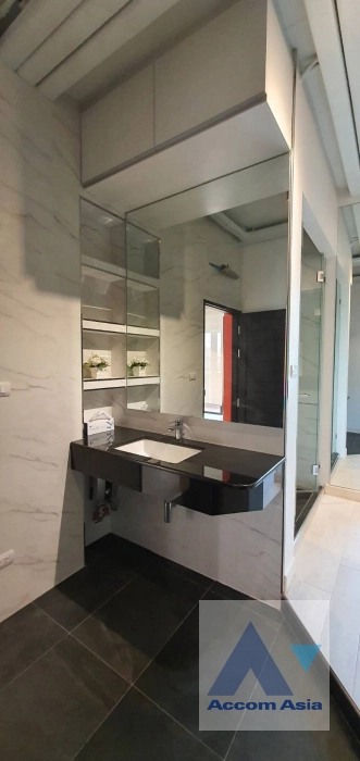 8  2 br Condominium For Sale in Ratchadaphisek ,Bangkok  at Sun Palace AA39412