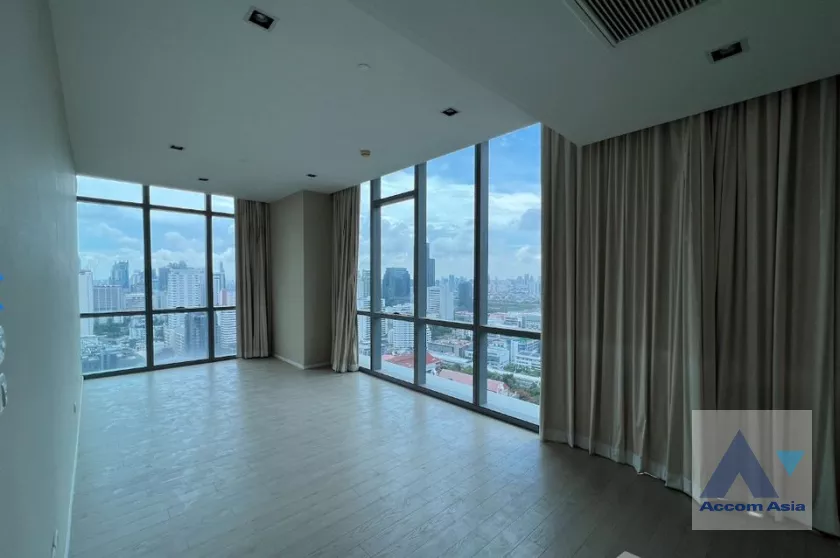Duplex Condo |  2 Bedrooms  Condominium For Sale in Sukhumvit, Bangkok  near BTS Asok (AA39413)