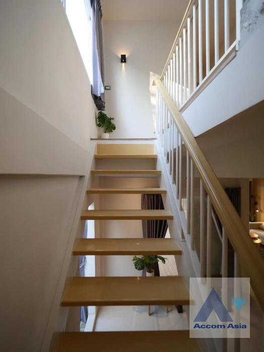 8  3 br House for rent and sale in Sukhumvit ,Bangkok BTS Phra khanong AA39414